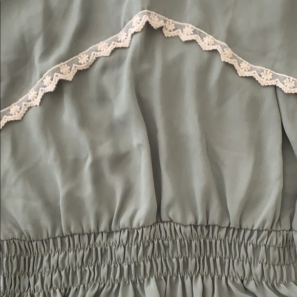 Green halter top - Picture 2 of 3